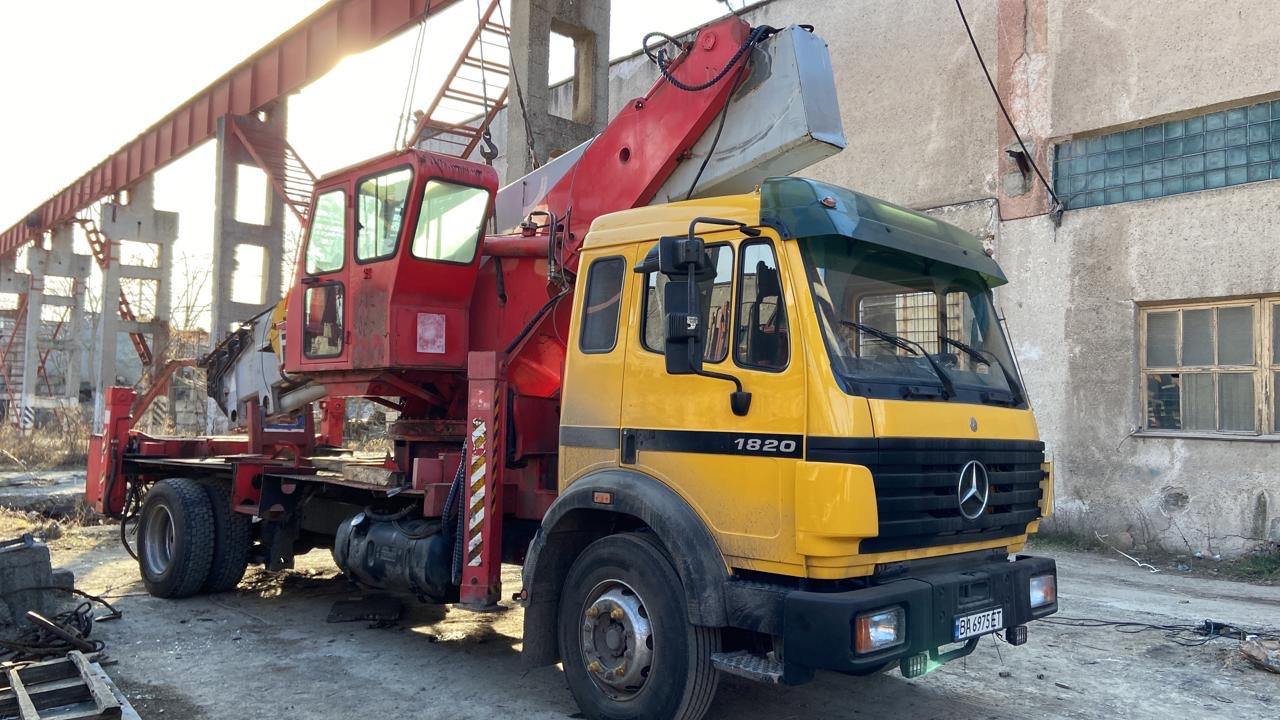 mercedes-42-meters